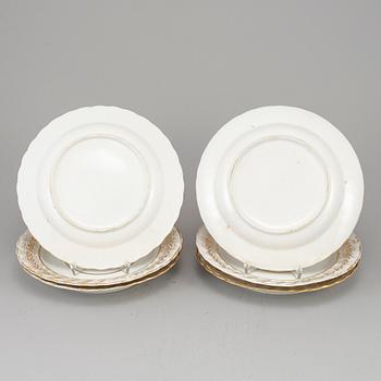 A set of six English porcelain plates, first half of the 19th century.