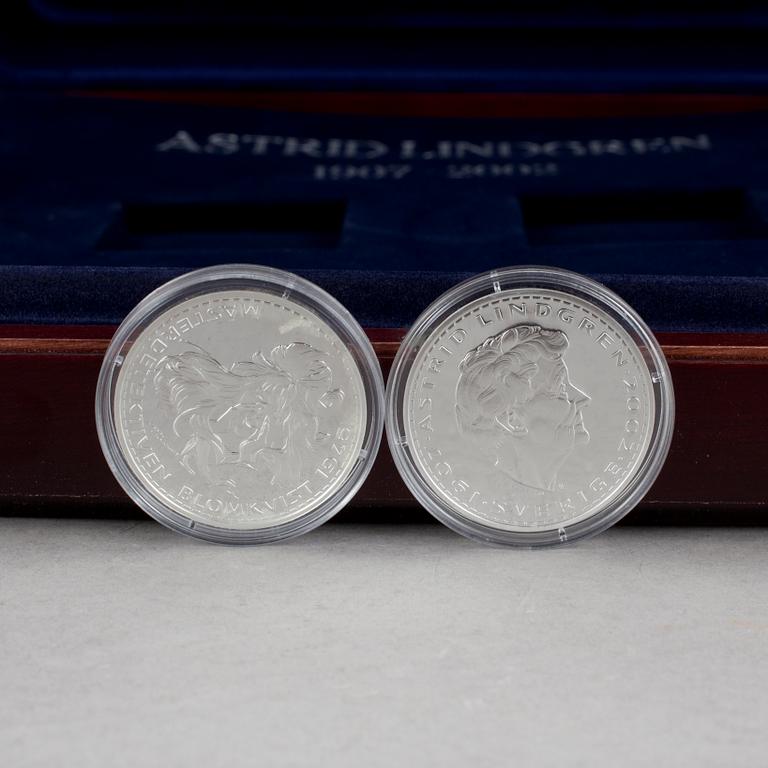 MYNT, 14 st, silver, "Bevara Astrid Lindgrens barnvärld", 1900/2000-tal. Total vikt ca 370 gram.