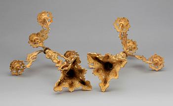 KANDELABRAR, ett par, nyrokoko, 1800-talets slut.