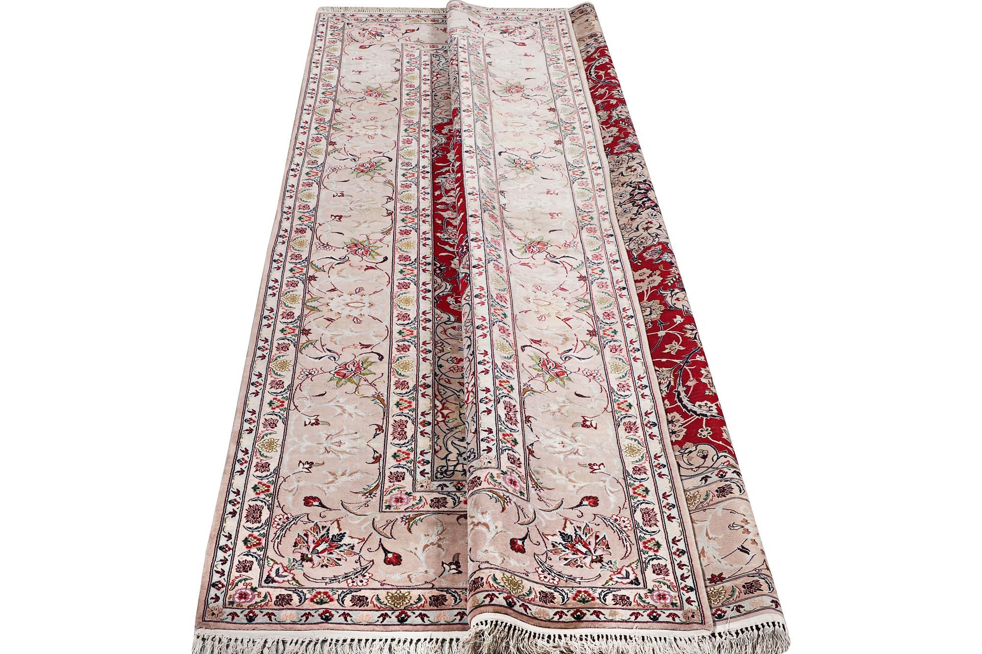 An Esfahan carpet with silk warp, c. 298 x 206 cm.