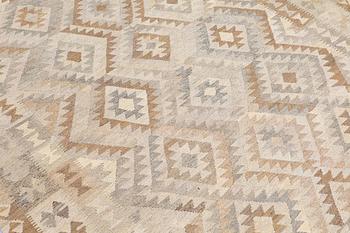 A CARPET, Kelim, ca 302 x 200 cm.