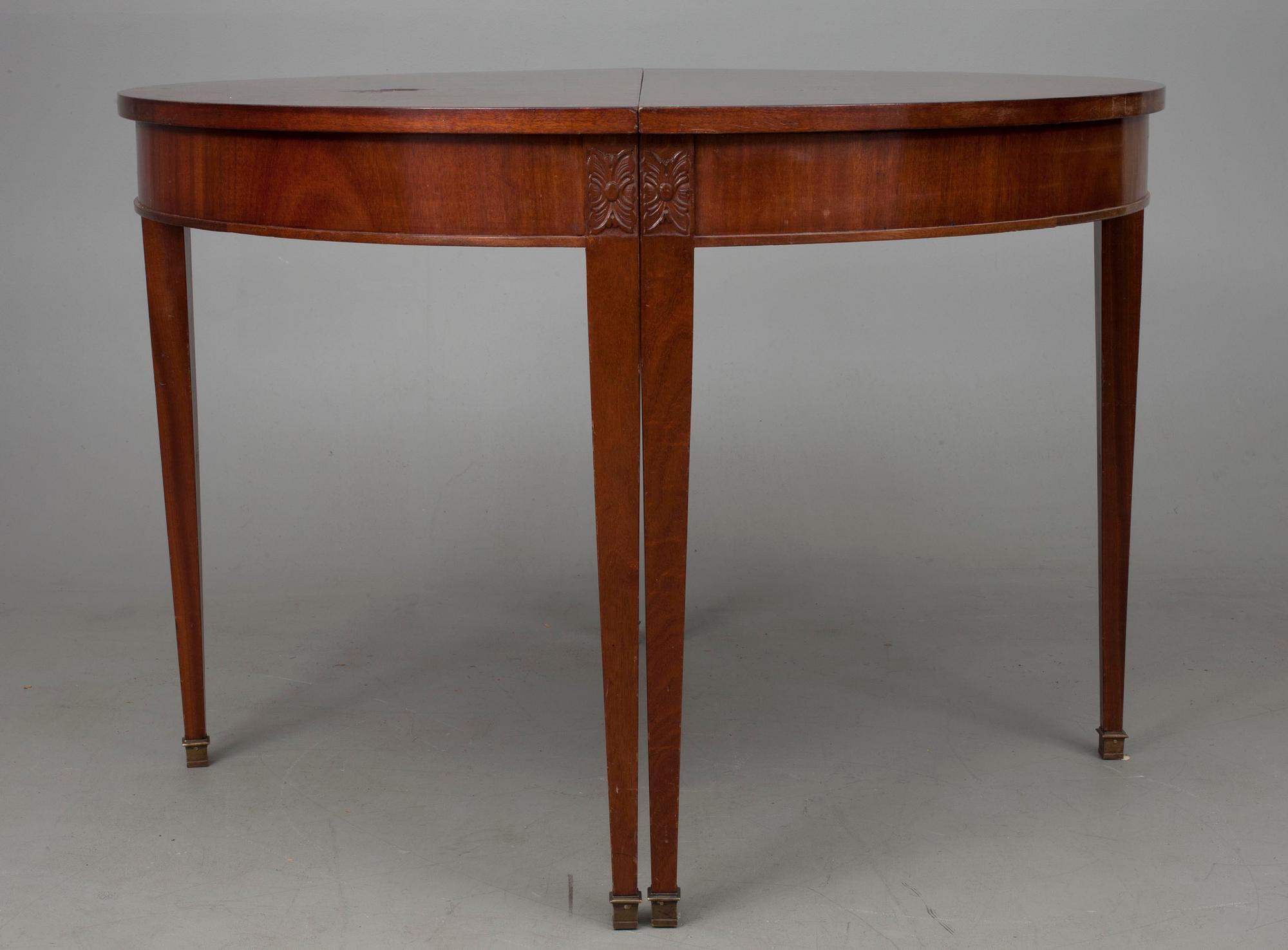 MATBORD, mahognyfanerat, gustaviansk stil, 1900-talets början.