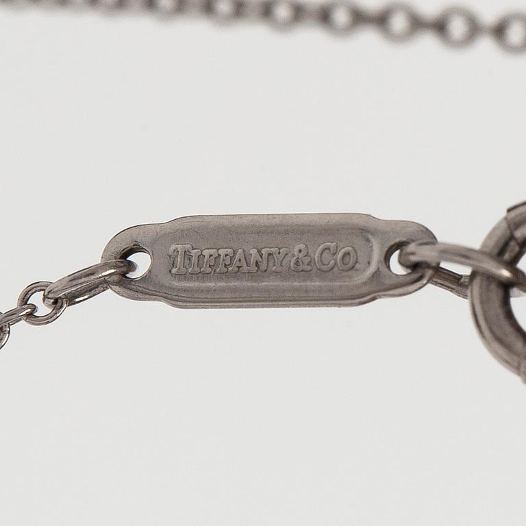 Tiffany & Co, a platinum necklace with brilliant-cut diamonds.