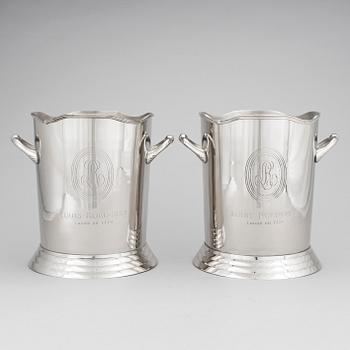 2 champagne coolers in white metal, modern manufacturing.