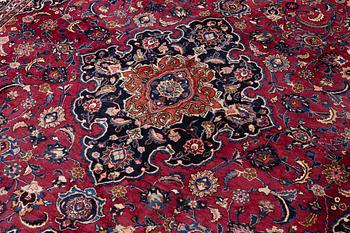 Rug, Meshed, 383 x 294 cm.