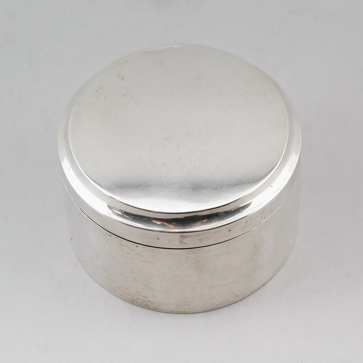 LOCKDOSA, silver, Gustaf Israel Lyberg, Eksjö 1834. Vikt ca 998 gram.