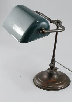 SKRIVBORDSLAMPA, 1900-talets första hälft.