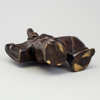 Two Japanese bronze sculptures of dancers, Meiji period (1868-1912). Signed to base.