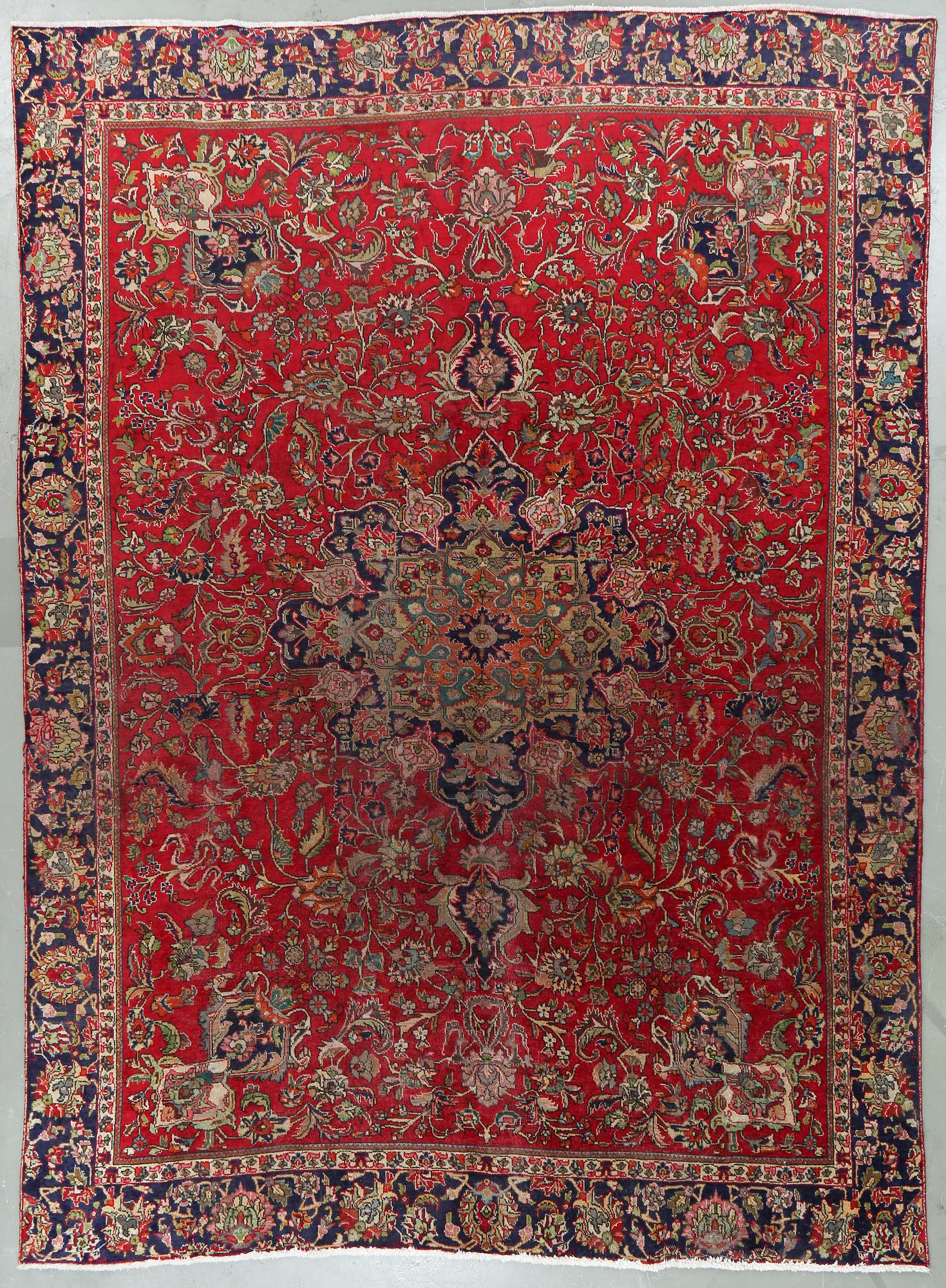 MATTA, old Täbris, ca 392x276 cm.