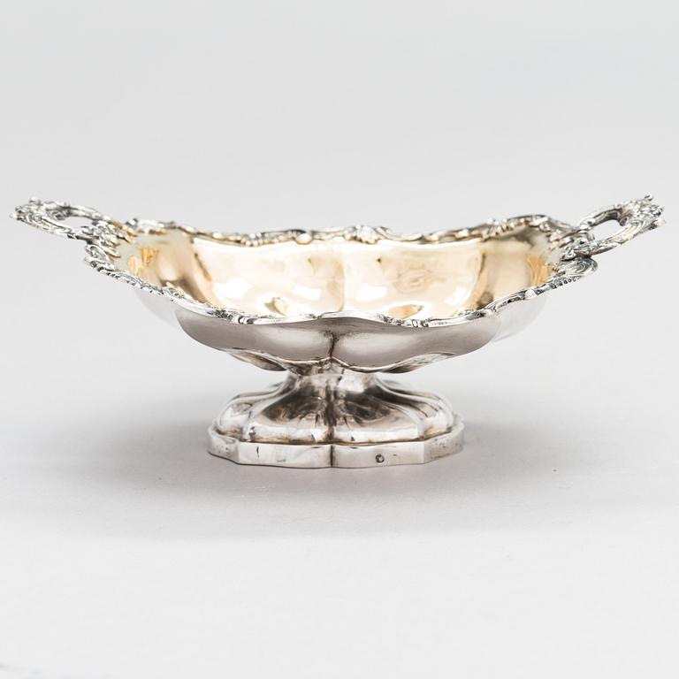 A parcel-gilt silver sweetmeat basket, Saint Petersburg, Russia 1847,assay master Dimitry Ilyich Tverskoy.