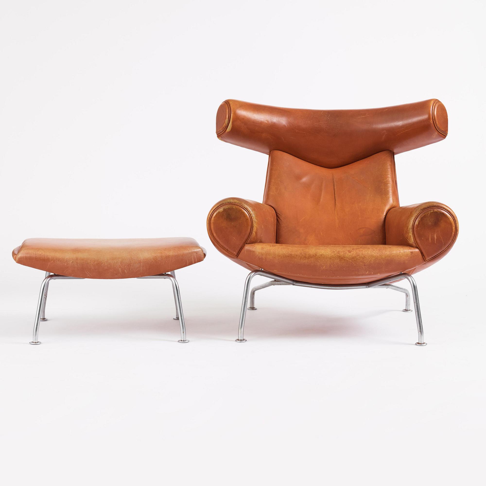 Hans J. Wegner, fåtölj med fotpall, "Ox Chair", sannolikt tillverkad av AP-stolen, Danmark, 1960-tal.