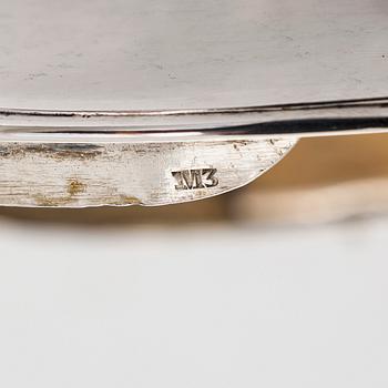 Gustaf Folcker, A silver sugar box, Stockholm 1818.
