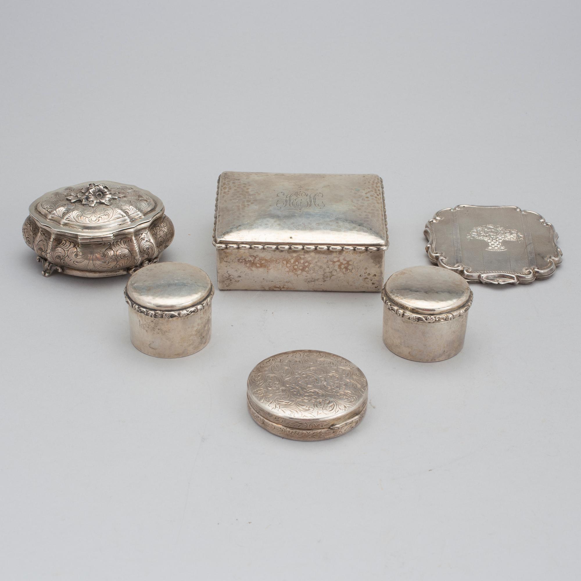Six silver boxes including a pair of boxes by K A Anderson, Stockholm, 1927. Weigth ca 534 grams.