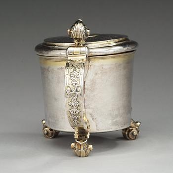 A Swedish 18th century parcel-gilt tankard, makers mark of Bengt Collin, Uppsala (1699-1755).