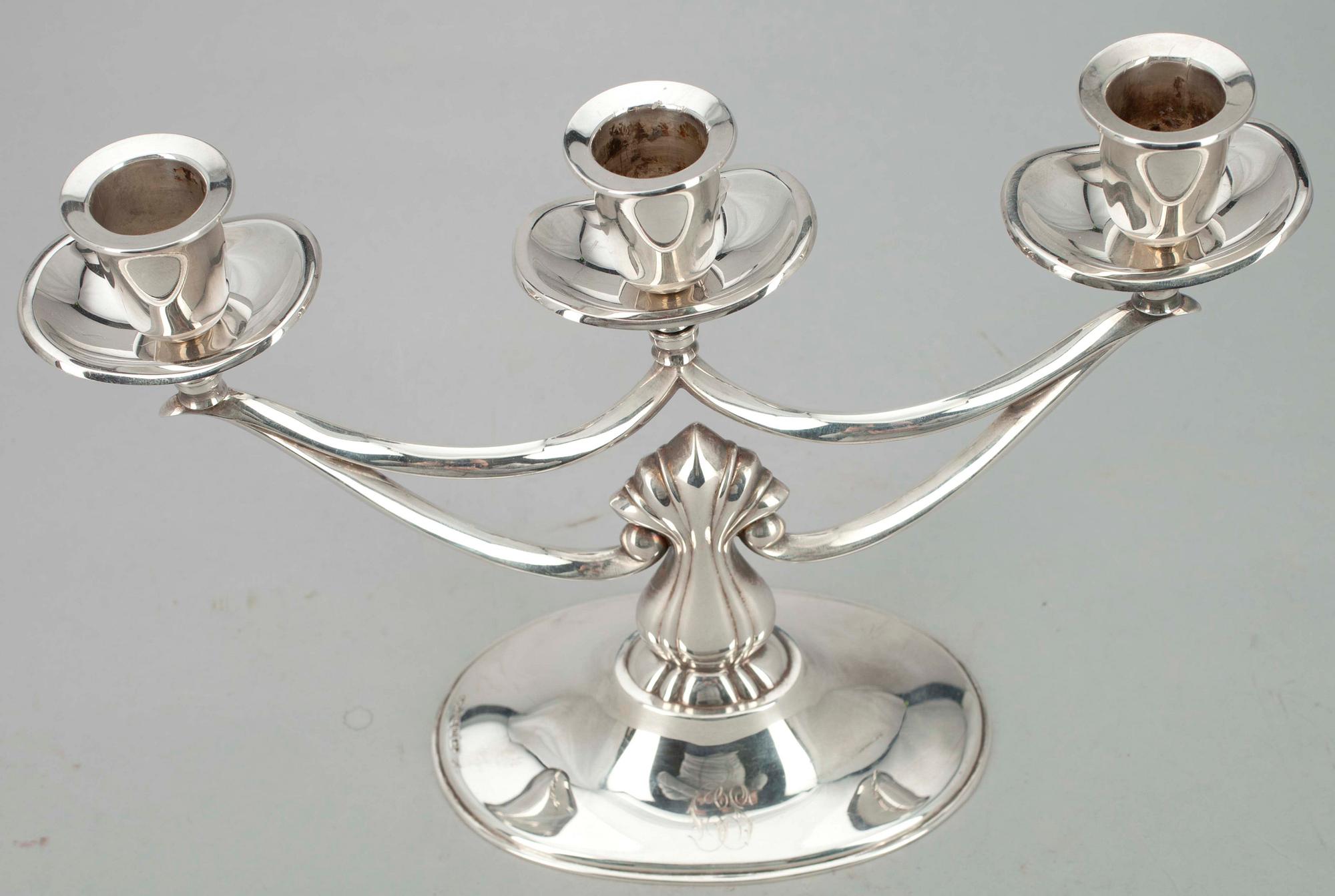 KANDELABER, silver, Kultakeskus Tavastehus 1968. Tot. vikt inkl. fyllning ca 513 g.