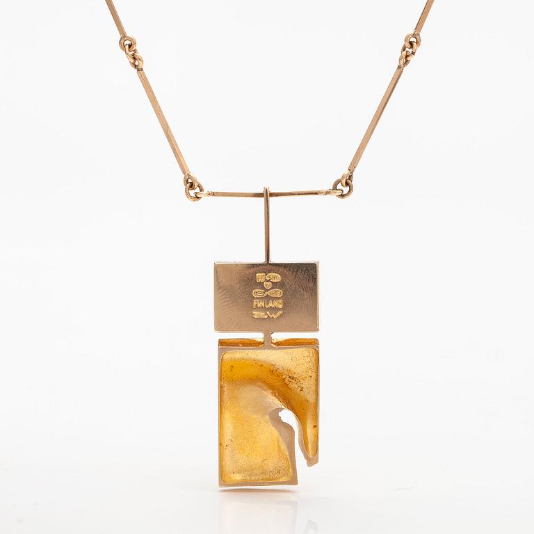 BJÖRN WECKSTRÖM. A 14K gold necklace "Narcissos" with smoky quartz and rock crystal. Lapponia 1970.