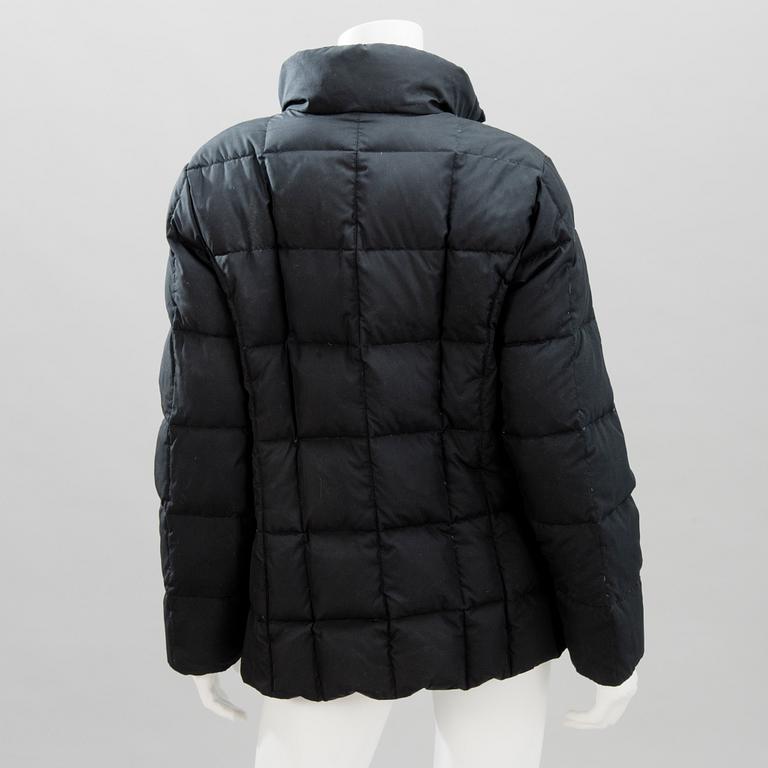 BURBERRY Quilted Coat in size 42.