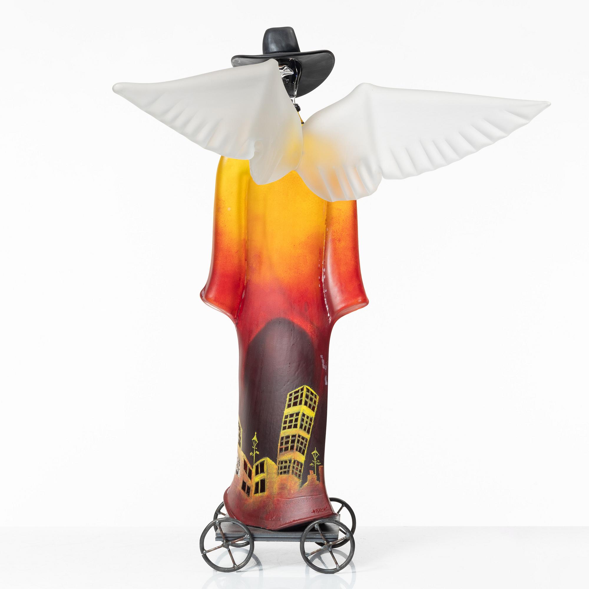 Kjell Engman, Bevingad figur i röd rock.