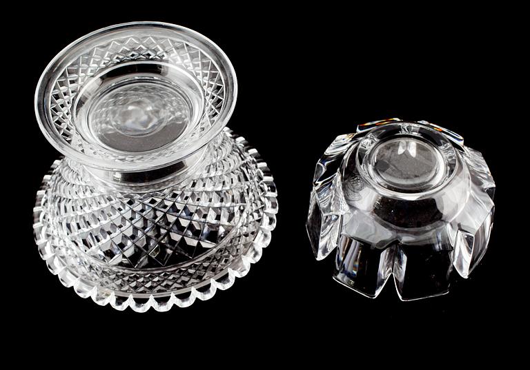 SKÅLAR, 2 st, glas, en Orrefors, 1900-talets andra hälft.
