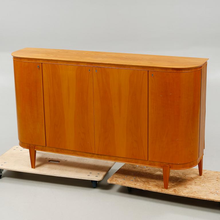 SIDEBOARD, 1940-tal.