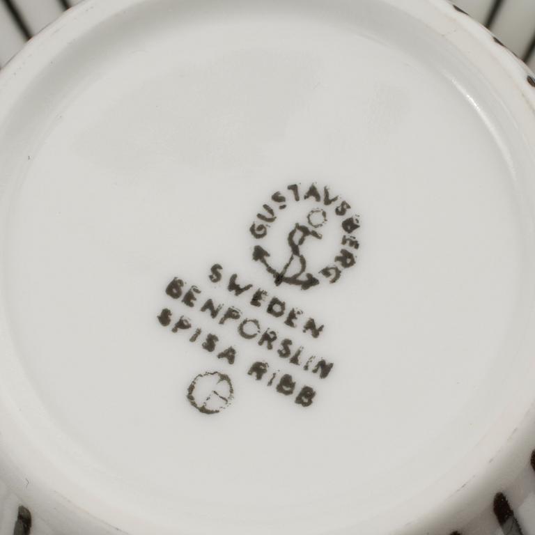 KOPPAR med FAT, 9 st, samt KANNA, keramik, Lisa Larson samt Stig Lindberg, Gustavsberg, 1900-talets andra hälft.