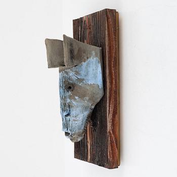 Henrik Allert, an animal's head.