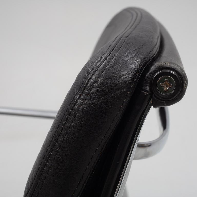 Charles & Ray Eames, kontorsstol, "Soft Pad Chair EA217", Vitra.