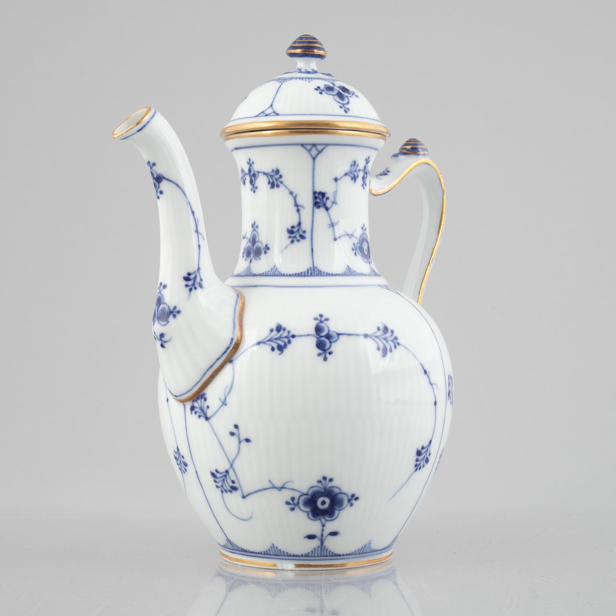 Kaffekanna med lock, porslin, Royal Copenhagen, "Musselmalet", modell 48, 1898-1923.