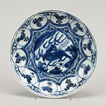 A blue and white kraak dish, Ming dynasty, Wanli (1572-1620).