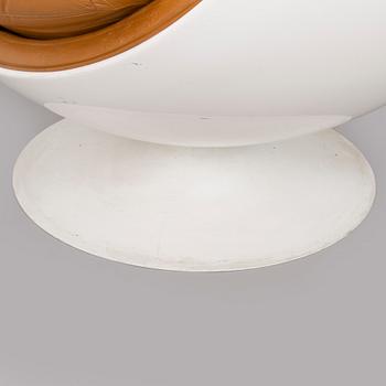Eero Aarnio, a 'Ball Chair' for Asko.