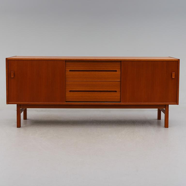 SIDEBOARD, "Arild", Nils Jonsson, Troeds, Bjärnum, 1900-talets andra hälft.