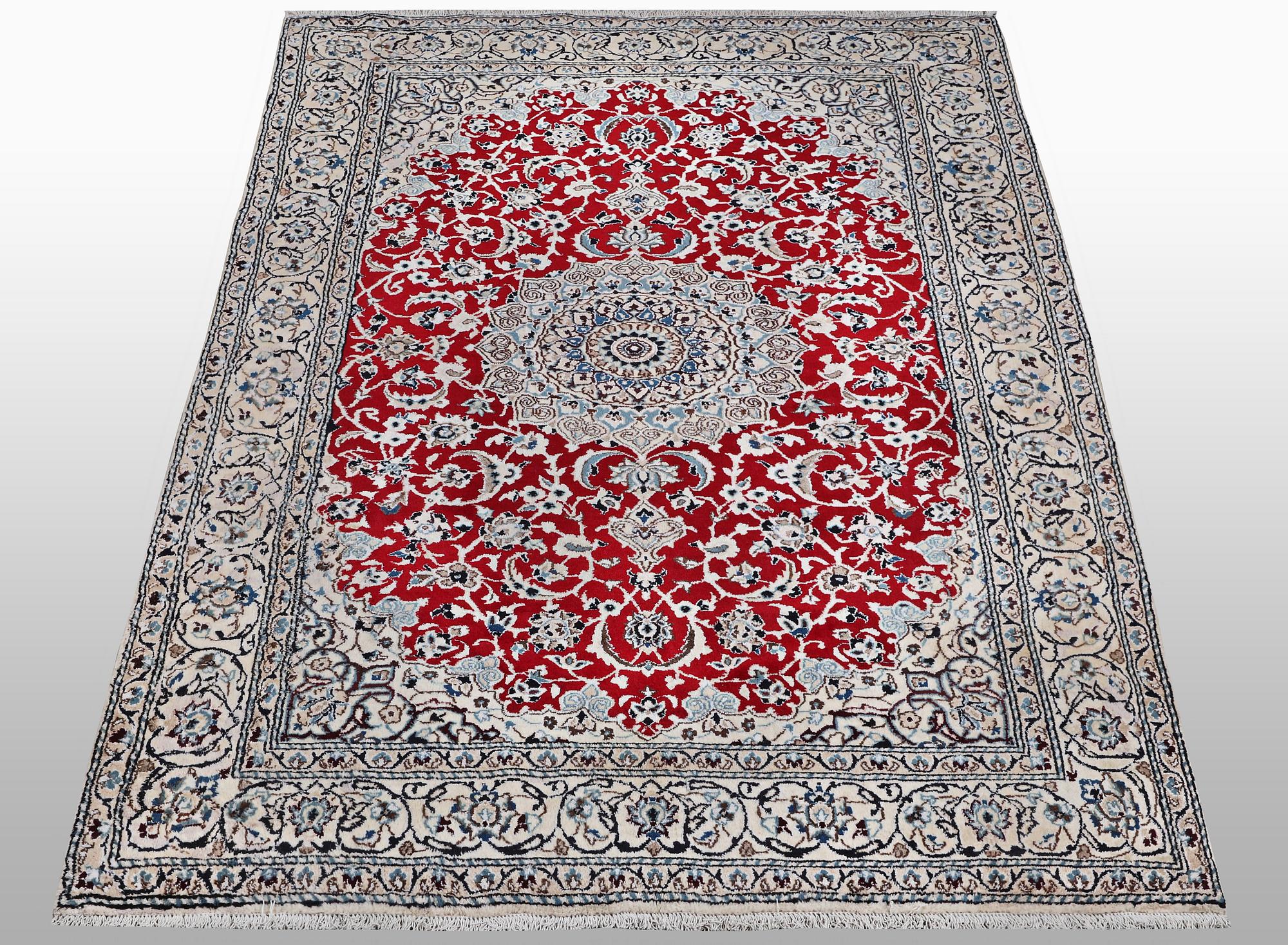 A rug, Nain, part silk, 9 LAA, ca 240 x 150 cm.