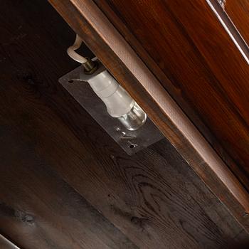 Bokskåp, nyrenässansstil, 1800-talets slut.