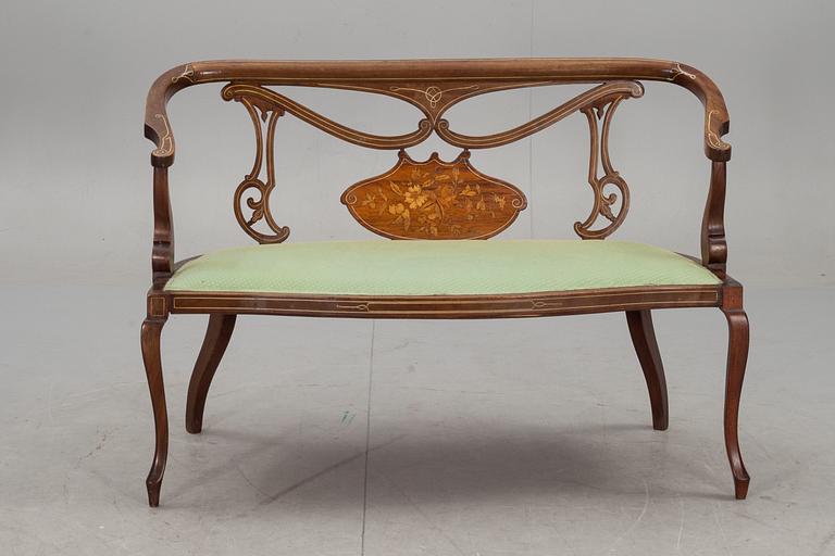 SALONGSGRUPP, 3 delar. Art-deco, europa, 1900-talets början.