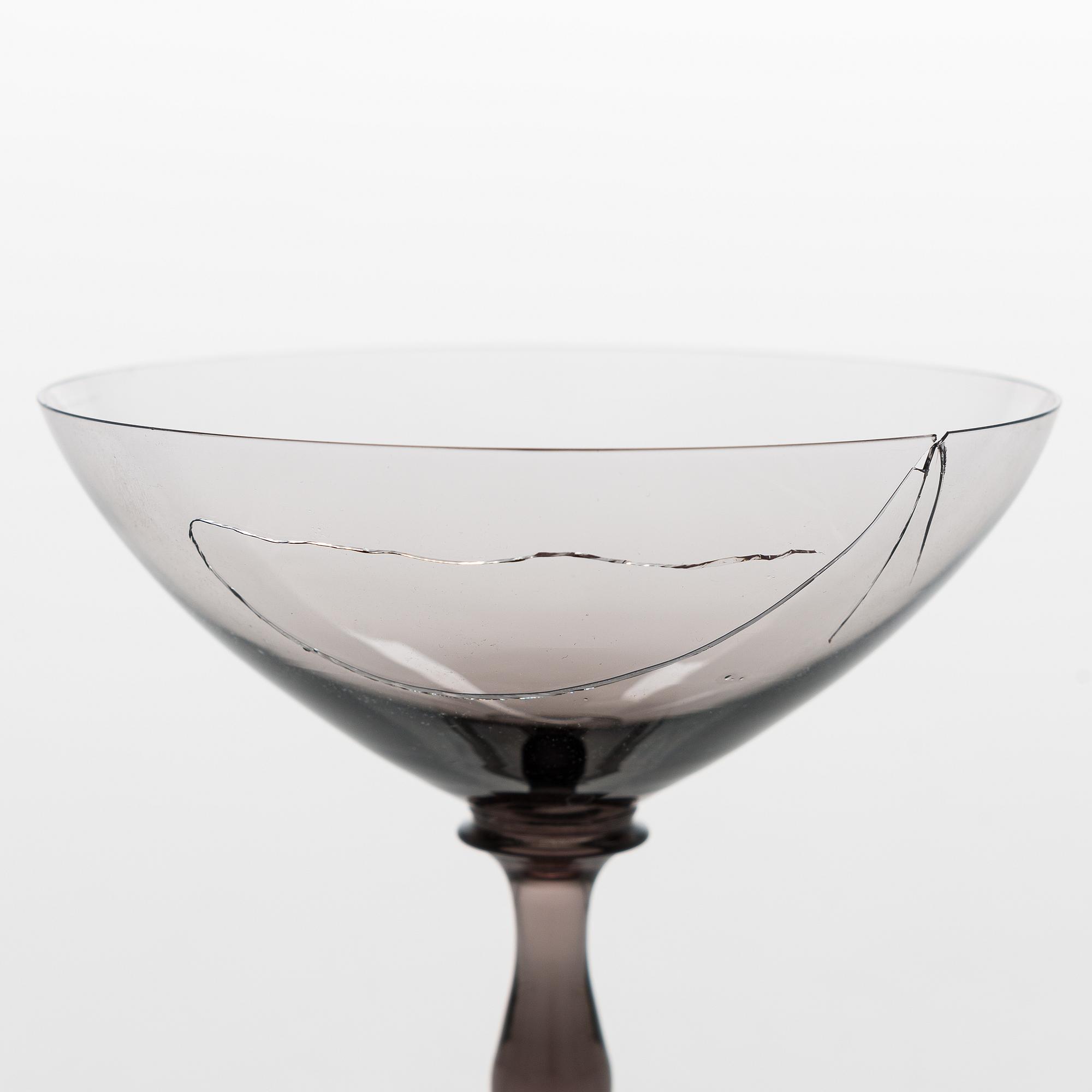Tyra Lundgren, a set of 33 glasses, Riihimäen Lasi, first half of the 20th century.