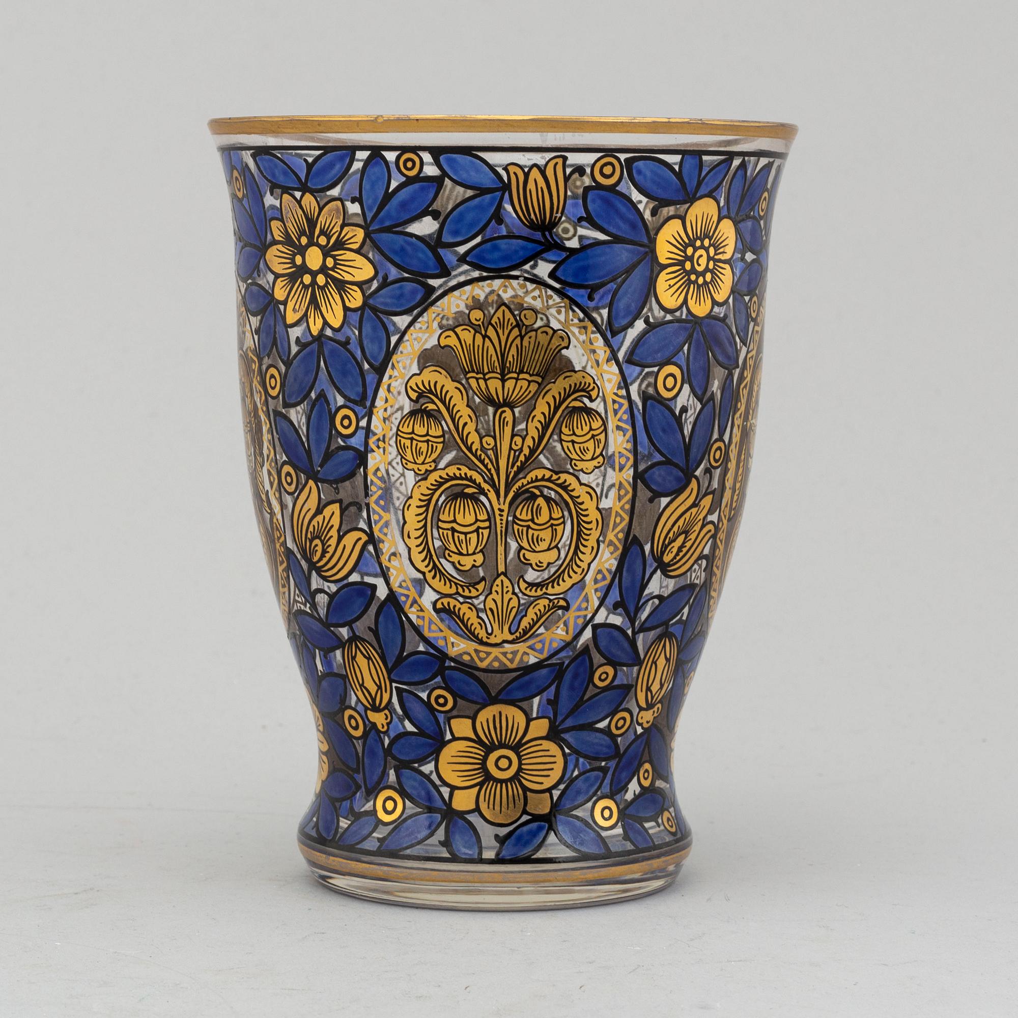 VAS, emaljmålat glas, sannolikt Haida/ Novy Bor, Böhmen tidigt 1900-tal.