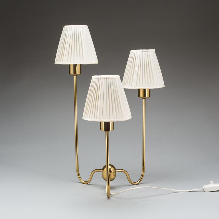 BORDSLAMPA. Design Josef Frank, firma Svenskt Tenn, modellnummer 2468.