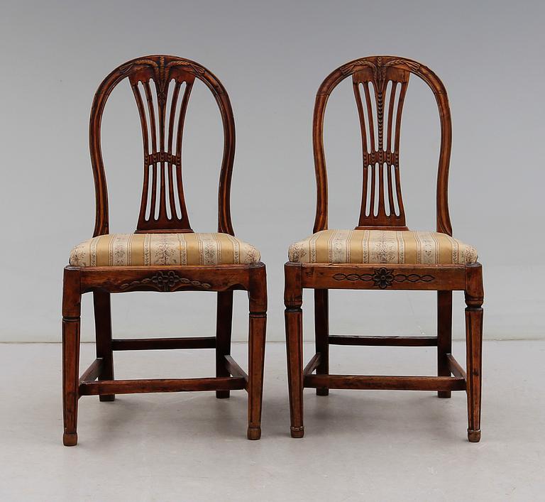 STOLAR, 2 st, gustavianska provinsarbeten, 1700-talets slut.