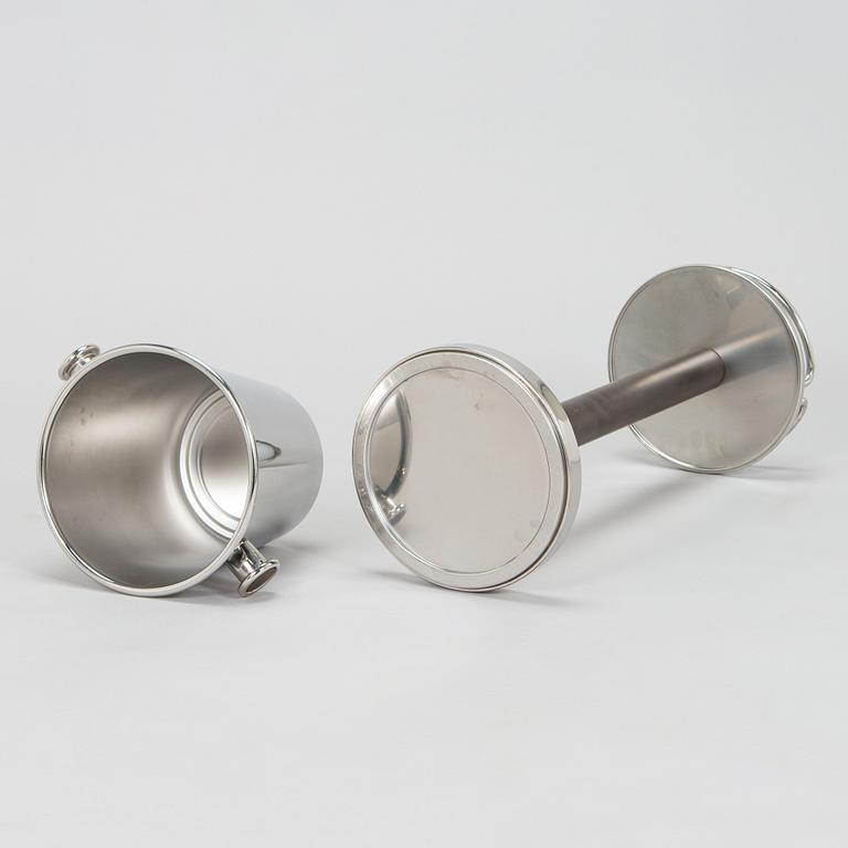 Ettore Sottsass, samppanjajäähdytin ja jalusta, Alessi, 1900-luvun loppu.