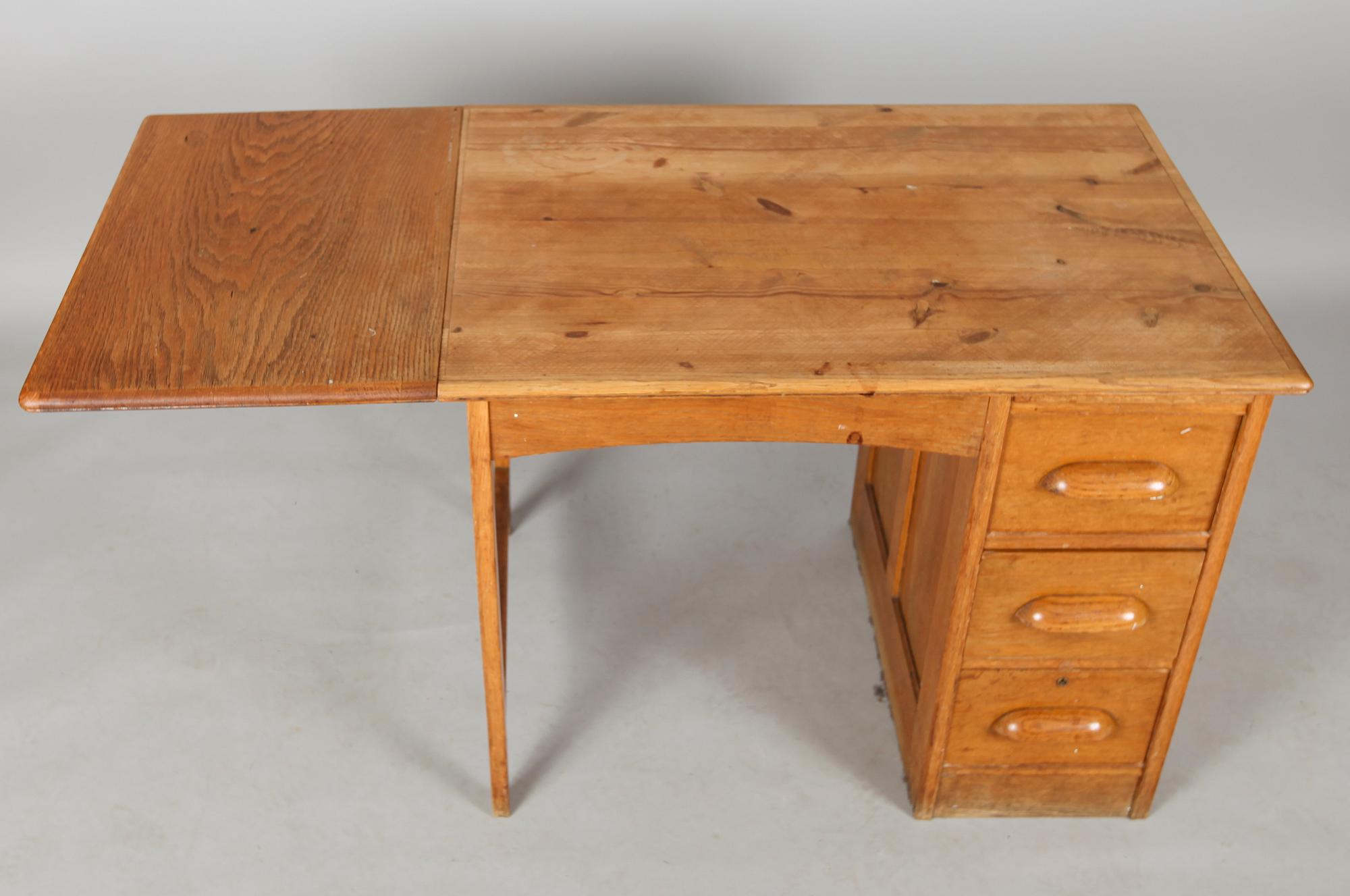 SKRIVBORD, 1900-talets första hälft.