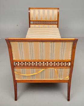BANKETTSOFFA / DAGBÄDD, sengustaviansk, 1800-talets början.