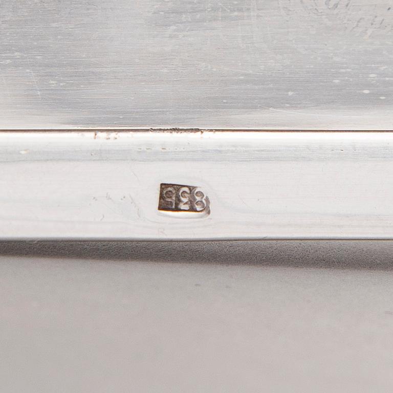 A cigarette case in silver, Dutch import mark ZII.