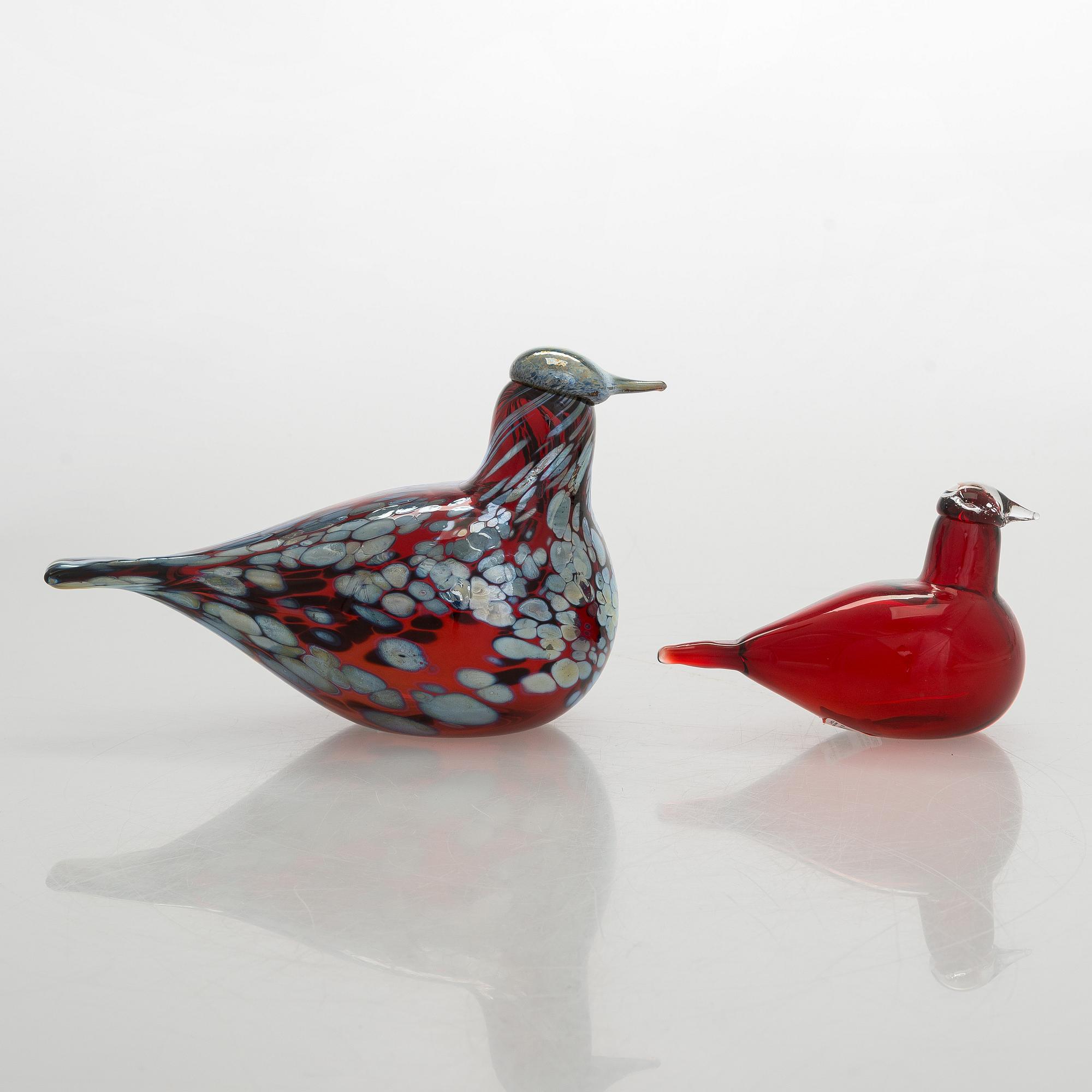 Oiva Toikka, a 'Ruby bird' and 'Little tern' glass birds, signed O. Toikka Iittala.