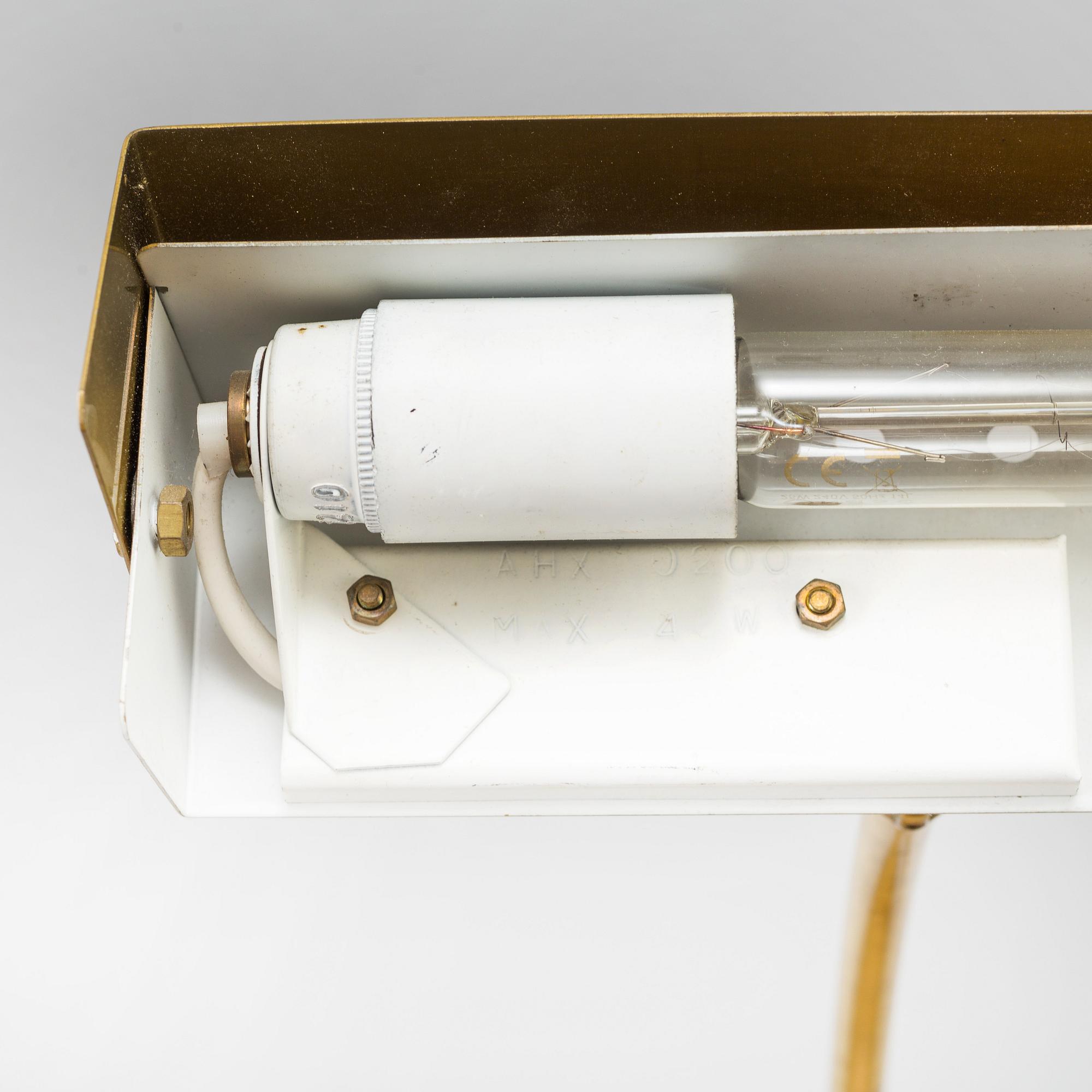 A BRASS PIANO LAMP, AHX0200, mid 20th century.