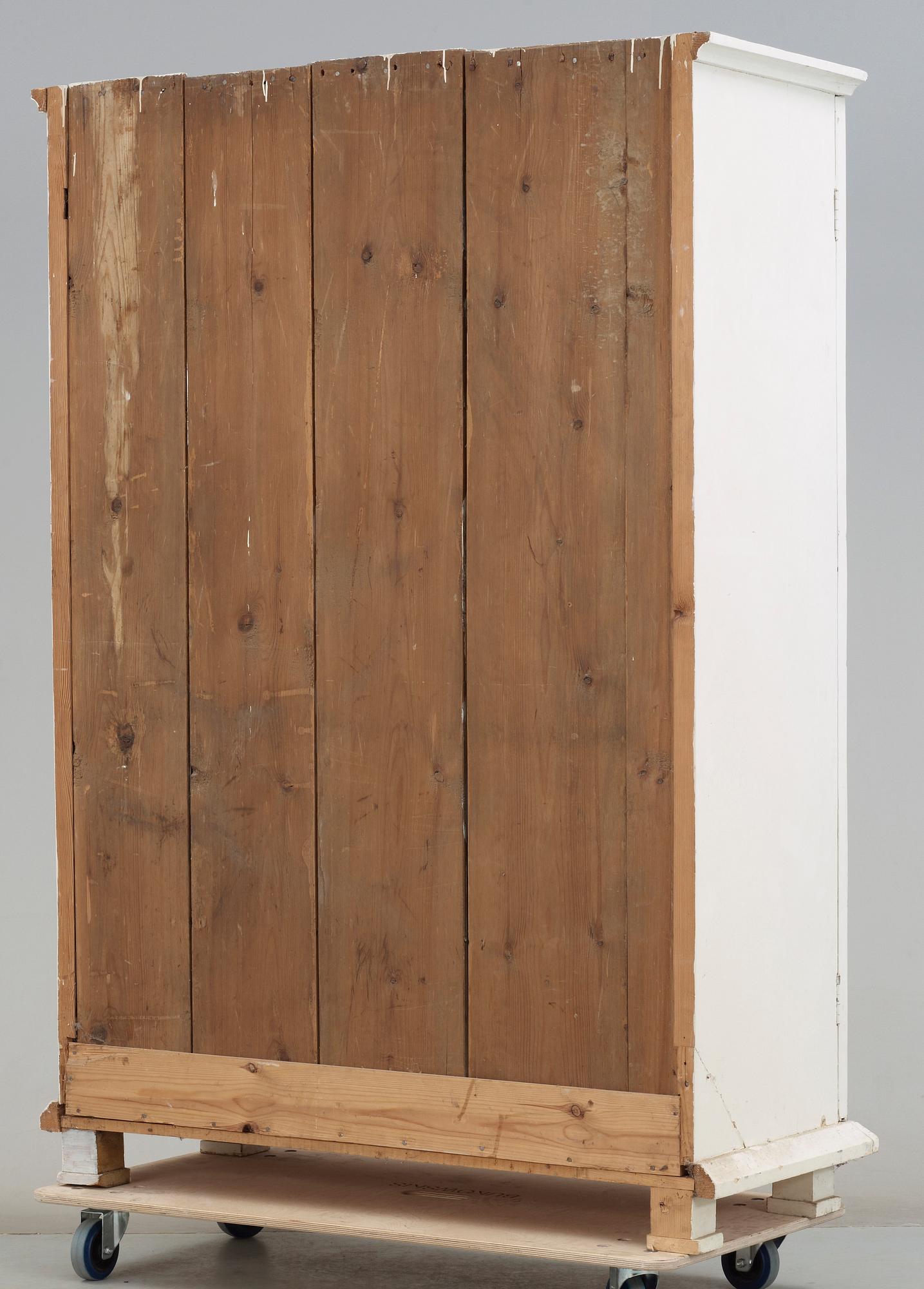 KLÄDSKÅP, delvis 1800-tal.