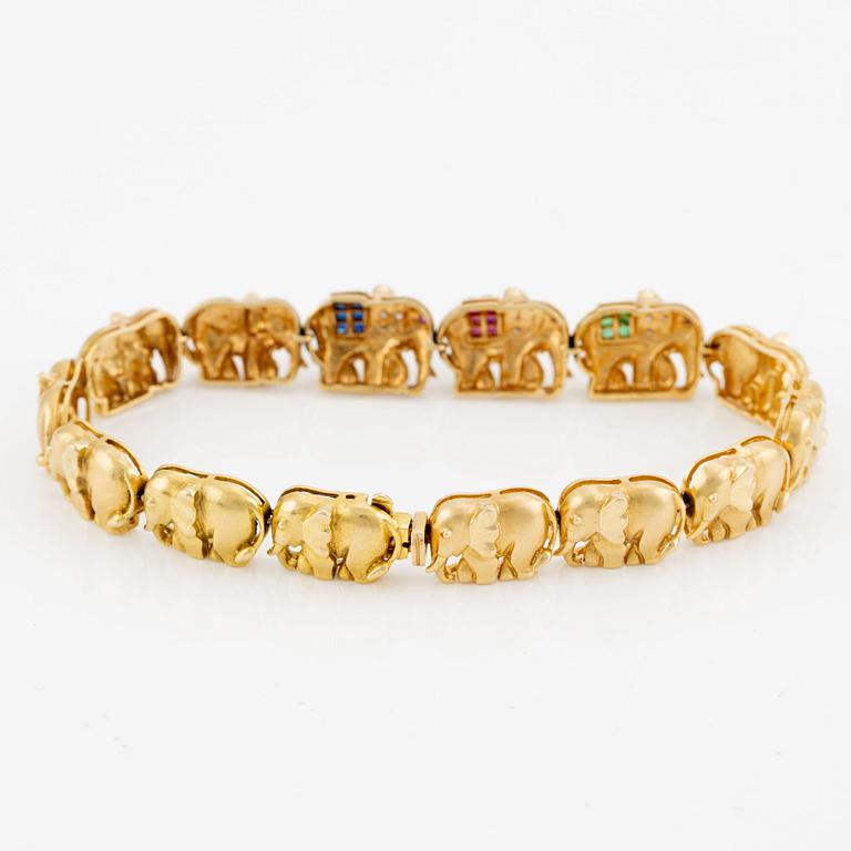 Bracelet 18K gold with round brilliant cut diamonds.