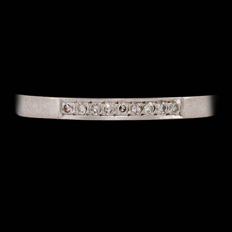 RINGAR, 2 st, 18k vitguld med briljant och åttkantslipade diamanter, bl a Stigbert för Engelbert 1976. Total vikt 7 g.