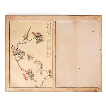 ALBUM, med 15 måningar. Qingdynastin (1644-1912). Signerat Cao Qi.