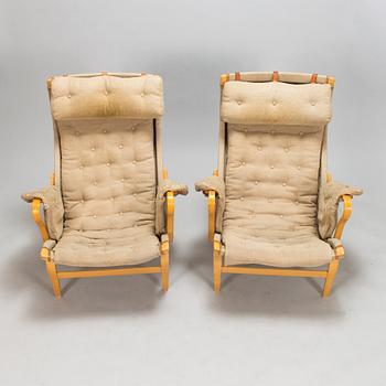 Bruno Mathsson,  fåtöljer ett par, "Pernilla", Dux, 1900-talets slut.