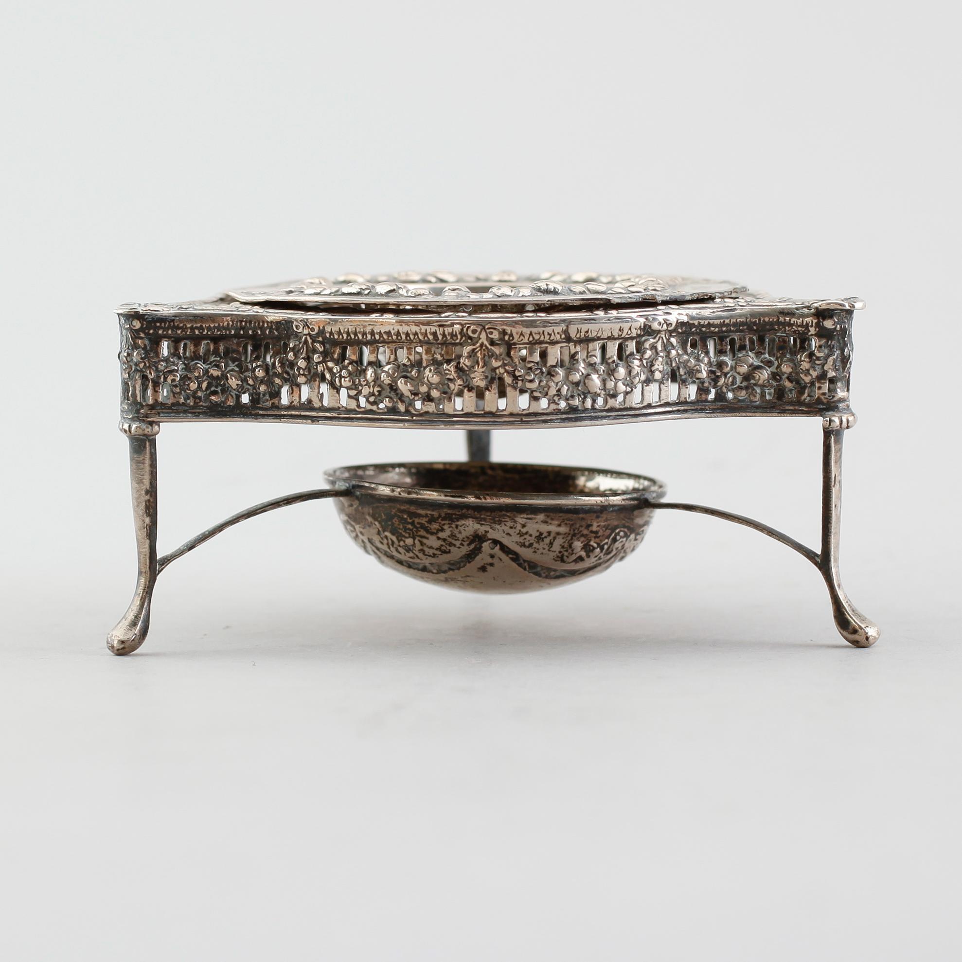 TESIL, silver, sannolikt Frankrike, 1800-/1900-tal. Vikt ca 154 gram.